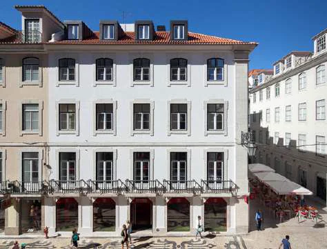 Fachada reabilitada da Rua Augusta 155, em Lisboa